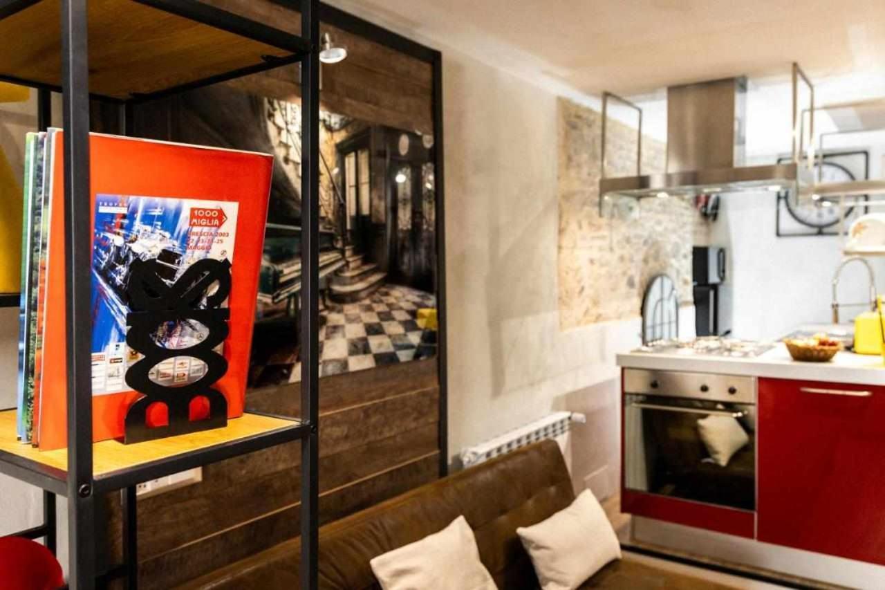 La Casa Dello Stilista Apartment Brescia Luaran gambar