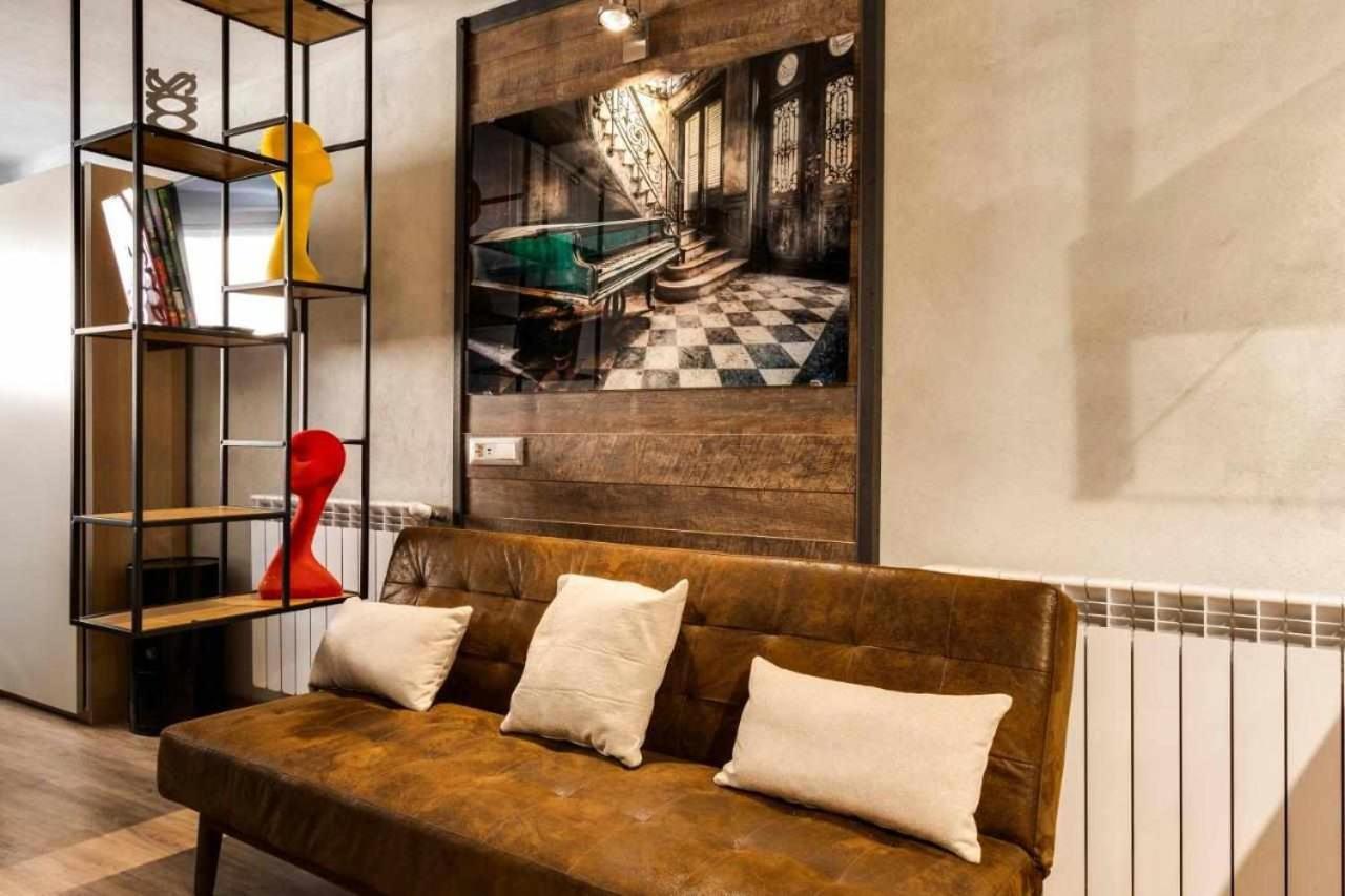 La Casa Dello Stilista Apartment Brescia Luaran gambar